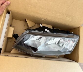 Škoda Octavia III predné svetlá - 2