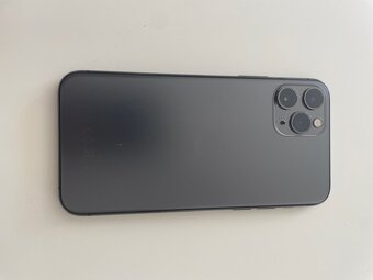 Krásny Iphone 11 Pro 256GB - 2