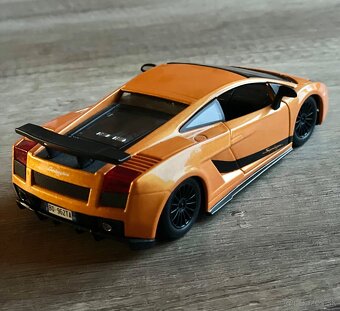 Lamborghini gallardo 1:24 - 2