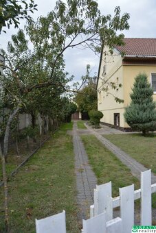 Na predaj veľký dvojgeneračný rodinný dom pri lese na Záhorí - 2