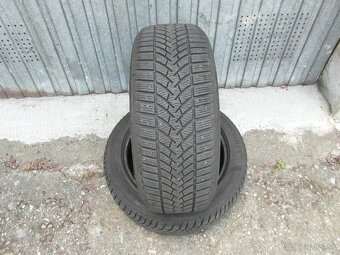 215/55 R17 - 2