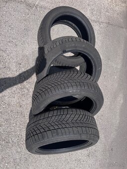 Predám zimné pneu 235/55R19 - 2