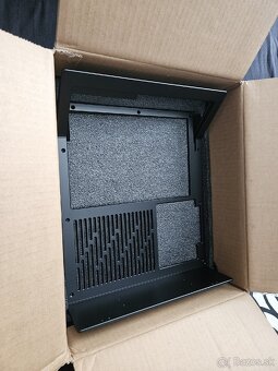 Predám nepoužitú PC Skriňu XTIA Xproto-ATX - 2