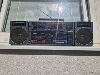 3D zvuk  PHILIPS BOOMBOX 230v 12v Baterky FM kazeťák - 2