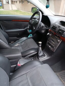 Toyota Avensis T25 wagon 2.2 110kw - 2