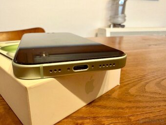 iPhone 15 128gb Zelený - 2
