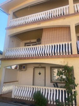 Chorvátsko, apartmán 70 metrov od mora. - 2