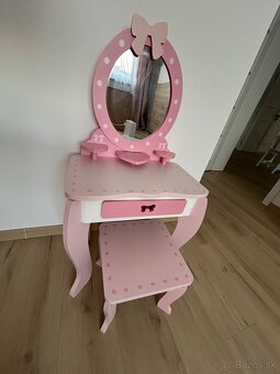 Predám detský kozmetický stolík - 2