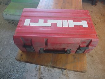 Vibračná brúska Hilti - 2