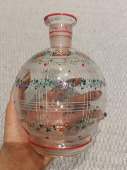 Stará sklenená ručne maľovaná karafa - 2