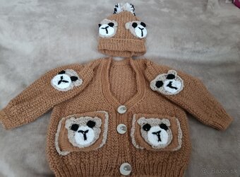 Hnedý sveter s medvedikom - 2