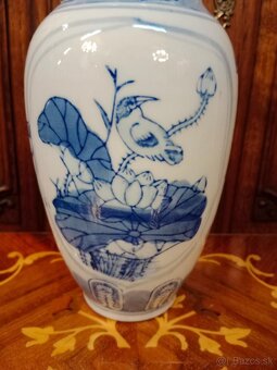 MODRÁ A BIELA PORCELÁNOVÁ VÁZA--ČÍNA - 2