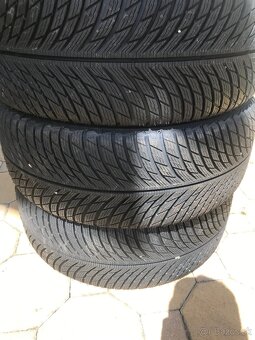 245/45r19 Nove zimné mischelin - 2