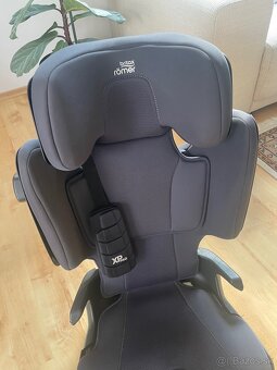 Predám autosedačku Britax Kidfix i-Size - 2