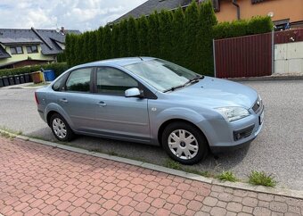 Ford Focus 1,6i Nová STK Tažné klima benzín manuál 74 kw - 2