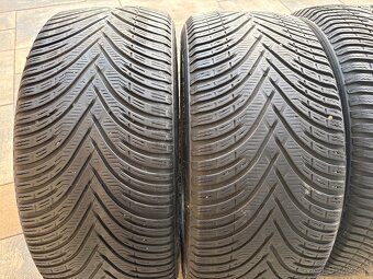 ZIMNE PNEU BFGOODRICH 245/40 R8 - 2