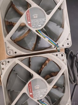 2x Noctua NF-P12 Redux 1300 PWM - 2