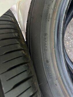215/50 R18 92V - 2