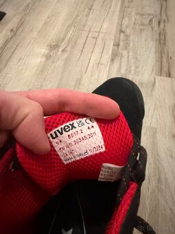 Pracovna obuv UVEX - 2