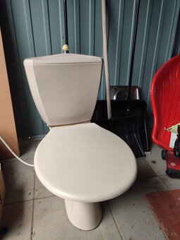 Darujem za odvoz WC - 2
