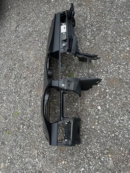 Palubovka BMW e60 e61 s držiakmi nápojov - 2