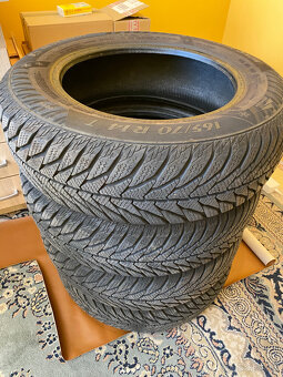 Predám zimné gumy 165/70 R14 T - 2