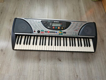 Klavír Yamaha PSR-240 - 2
