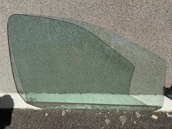 Predám sklá na Ford galaxy - 2