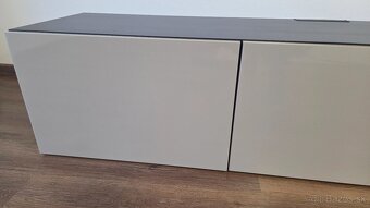 Skrinka pod TV - 2