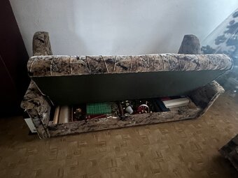 Predám sedačku, 2 kreslá, 3 taburetky - 2