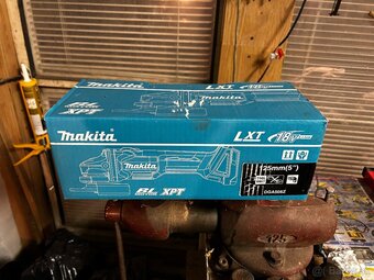 Makita aku - 2