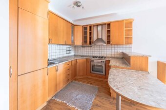Babony TRE I Predaj pekný 3i byt s garážovým st. vo Vrakuni  - 2