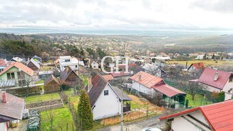 Váš kúsok prírody: Stavebný pozemok (393 m²) s chatkou v Baš - 2