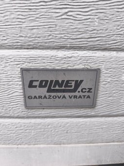 Sekciová garažova brána 250x250 - 2