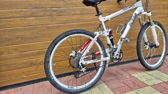 Celoodpružený horský bicykel značky KTM - 2
