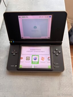 Nintendo DSi XL - 2