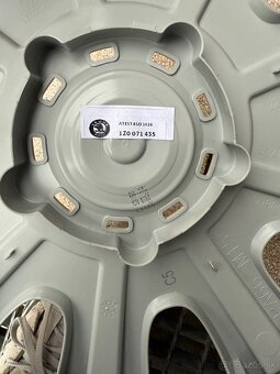 puklice Škoda Octavia II - 2