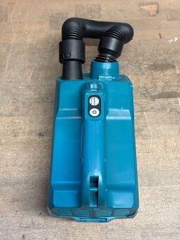 AKU vysávač Makita - 2