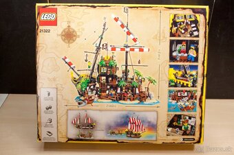 LEGO Ideas Pirates of Barracuda Bay (21322) - 2