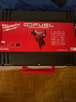 MILWAUKEE M12 FUEL™ 1/4” Hex aku rázový uťahovák - kompaktný - 2