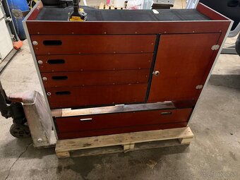 Police do auta - ulozny regal - 2