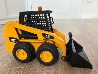 Cat Bruder otočný nakladač - 2