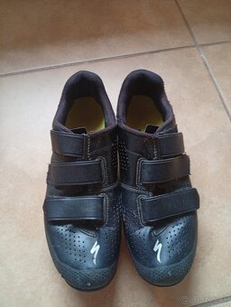 Tretry Specialized velkosť 40 - 2