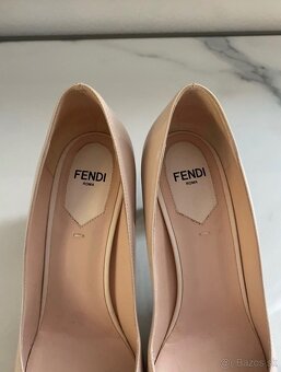 Fendi kožené lodičky - 2