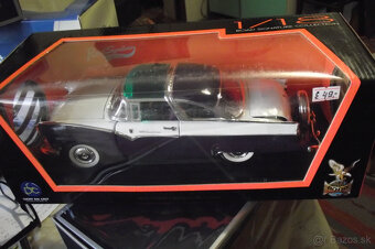 1:18 Ford Crown Victoria - 2