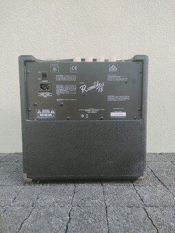 Predám Fender Rumble 15 basové kombo - 2