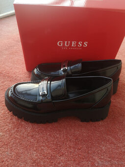 GUESS dámske mokasiny veľkosť 39 - 2