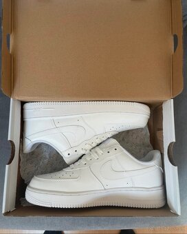 Biele nike air force 1 veľkosť 43 - 2