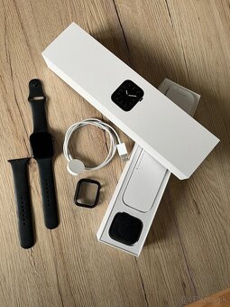 Apple Watch 5 - 2