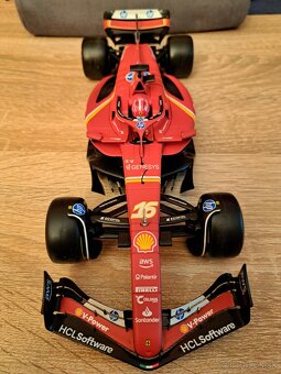Ferrari sf24 bburago 1/18 - 2